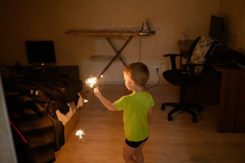 концепт, история, В темной комнатеphoto preview