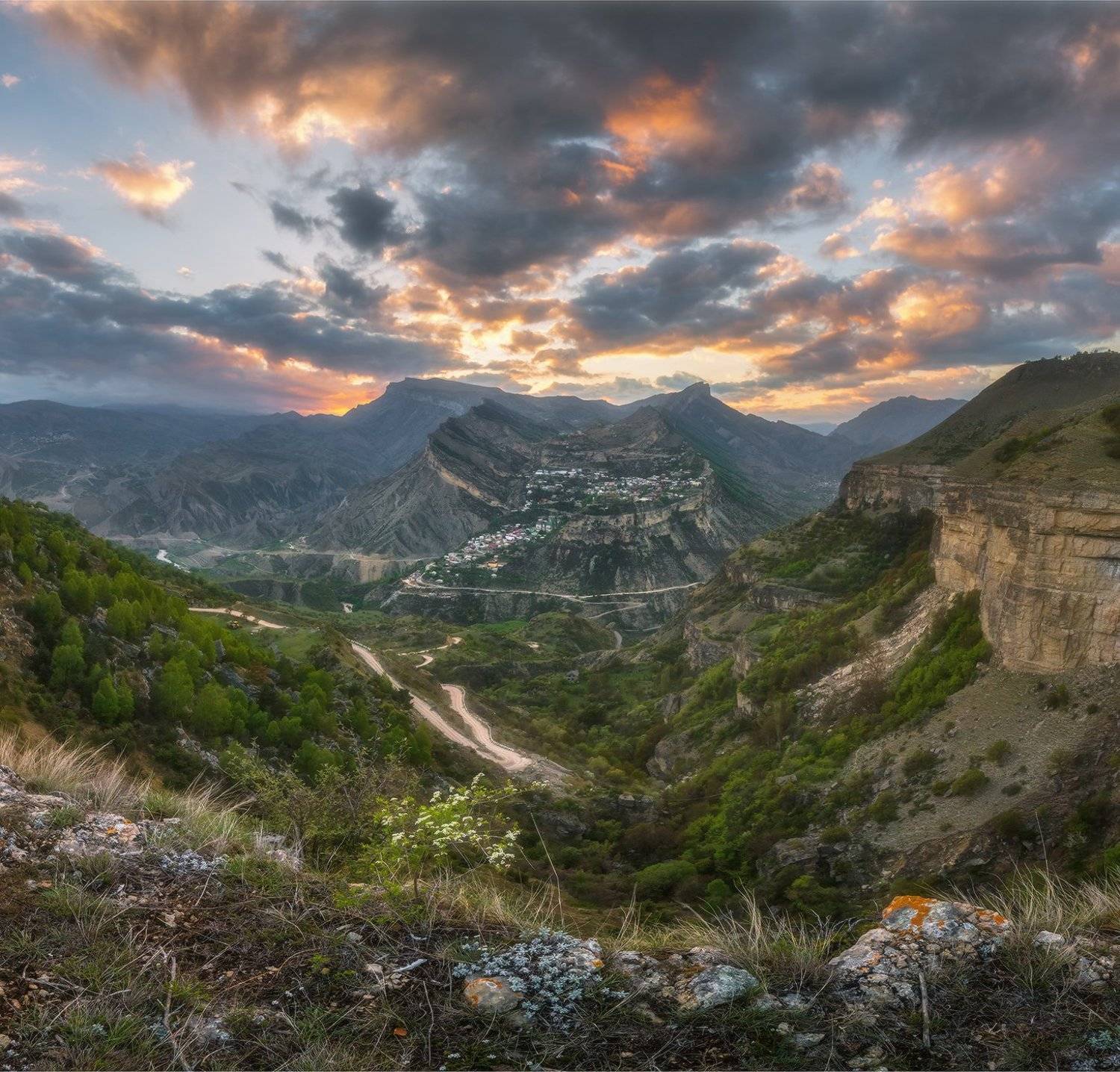 Вечер в Гунибе. Автор: Николай Мысливцев кавказ, дагестан, гуниб, закат, фототур, андрей грачёв., Николай Мысливцев