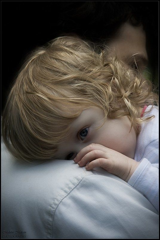 дети цветы жизни На отцовском плечеphoto preview