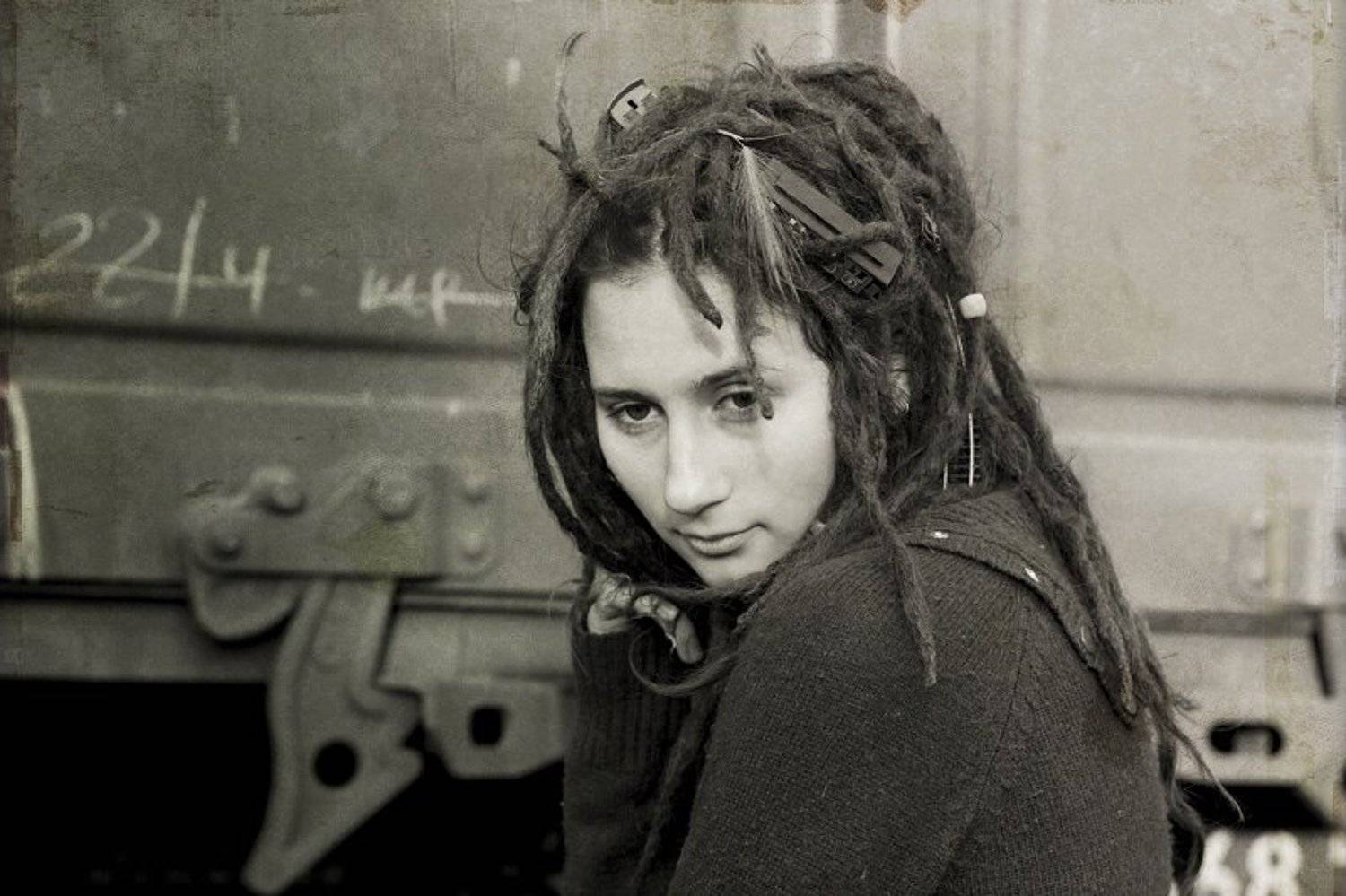 Опоздавшим... Автор: Яна Денисенко опоздавшим_на_двадцать_лет, ждать, уезжать, поезда, Яна Денисенко