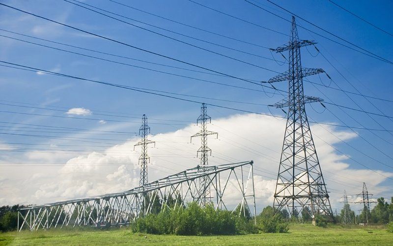 электростолбы,небо,облака,провода Артерии городаphoto preview