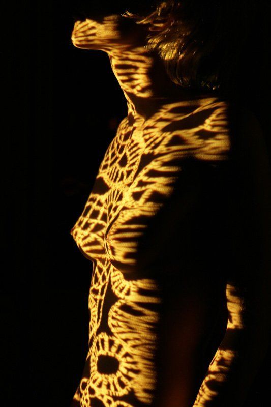 девушка, торс, тень, иллюзия тени, кружева, TIGERphoto preview