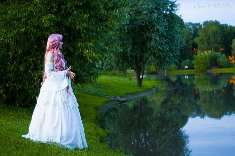 девушка, природа, ожидание в даль...photo preview