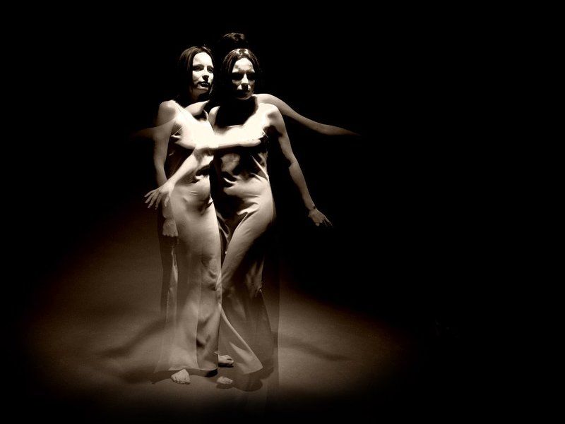 девушка,танец,свет Играя светом....photo preview