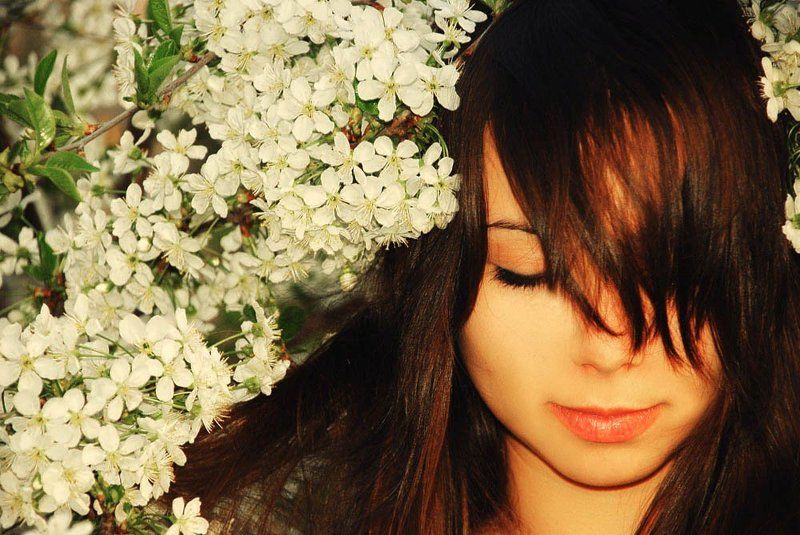 весна, девушка весна в лучах заката....photo preview