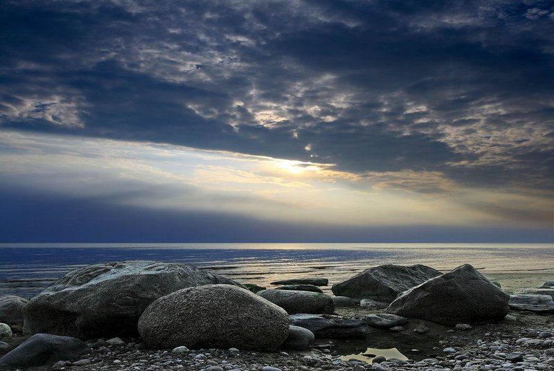 Свет и камниphoto preview