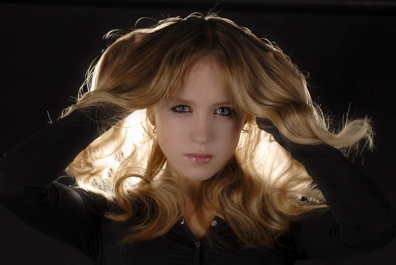 девушка, блондинка Надоело!photo preview