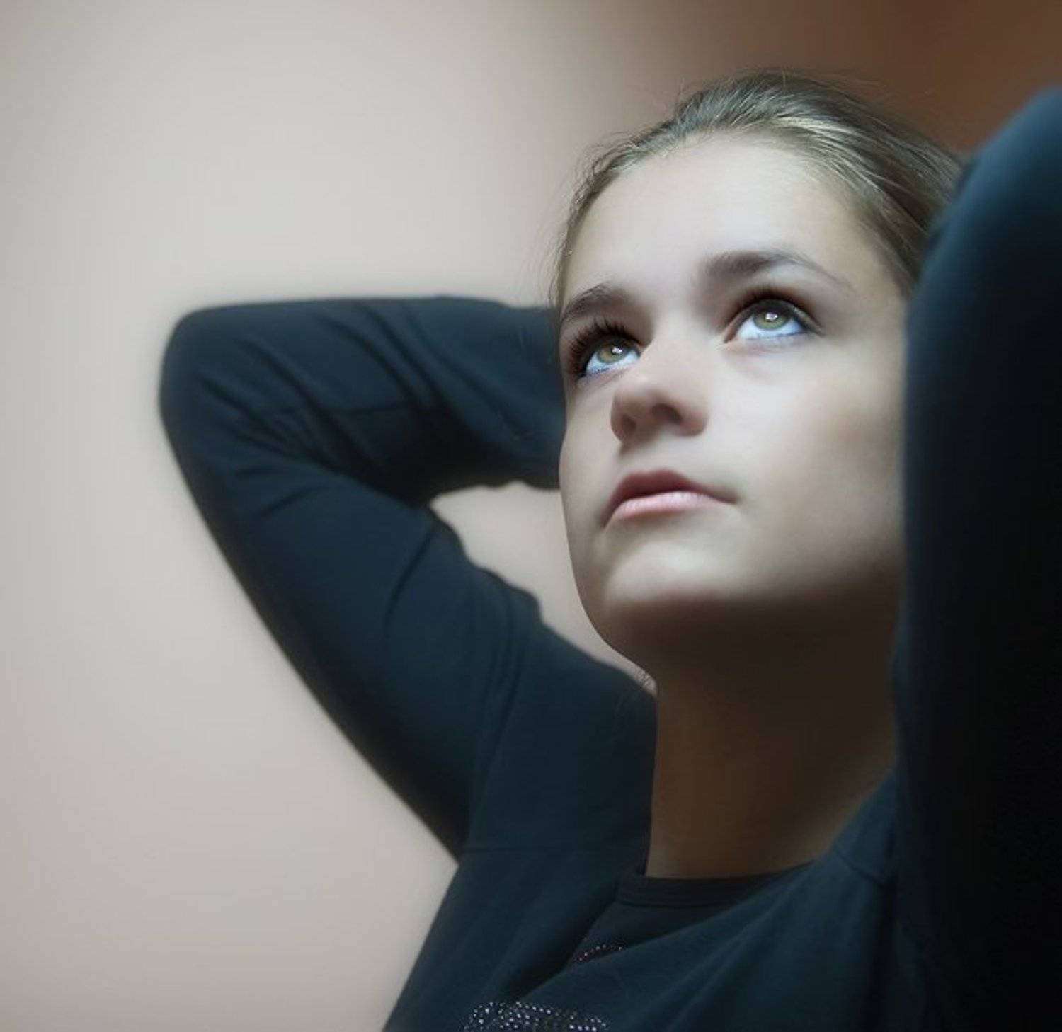 ***. Автор: Ольга Новикова девушка,молодость,красота,взгляд, Ольга Новикова