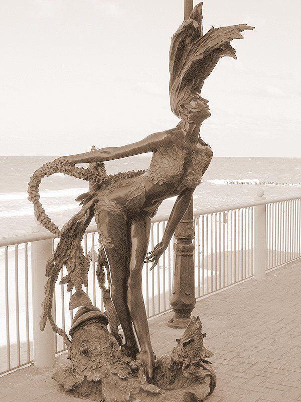 балтика, владычица, скульптура владычицаphoto preview