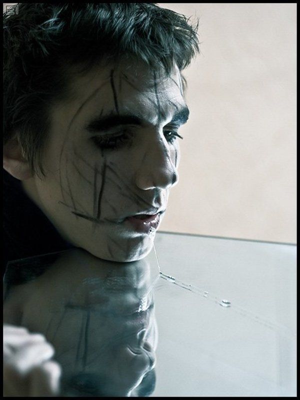 психоз, слюна, зеркало, аутизм Психозphoto preview