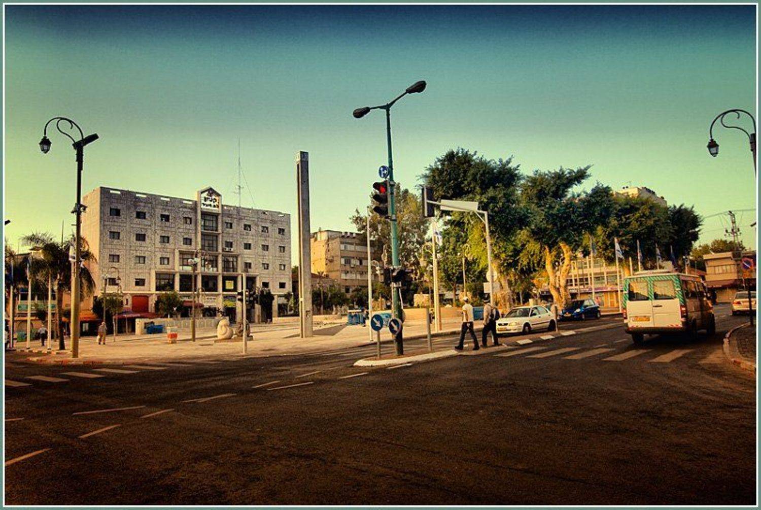 * * *. Автор: Alexander Tolchinskiy , Alexander Tolchinskiy