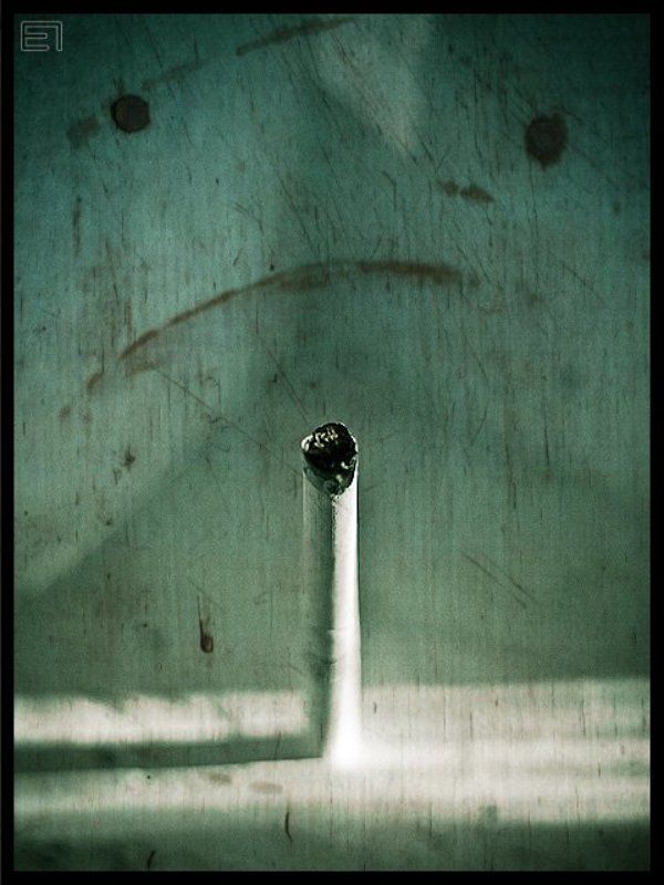 сигарета, линии Табачный столбphoto preview