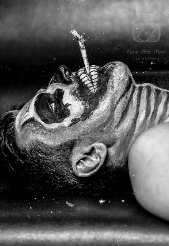 сигарета высасывает из тебя жизньphoto preview