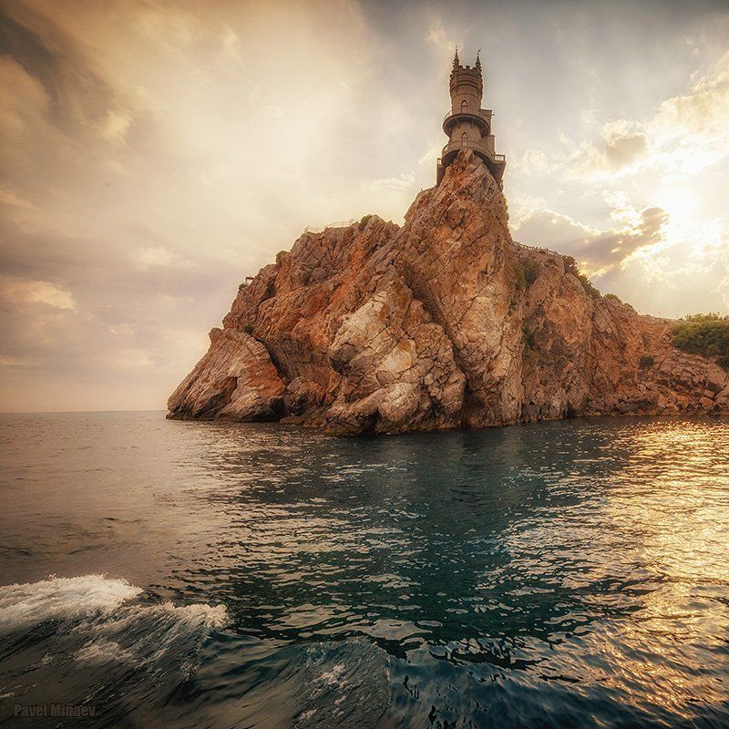 Ласточкино гнездоphoto preview