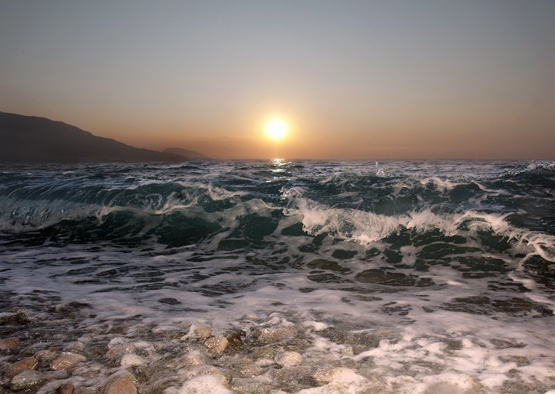 У черного моряphoto preview