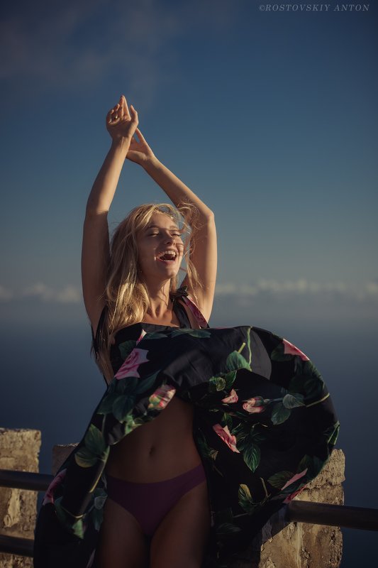 Сочи, ветер, Ахун, море, платье, пикантность Озорная серия (вспоминая лето)photo preview