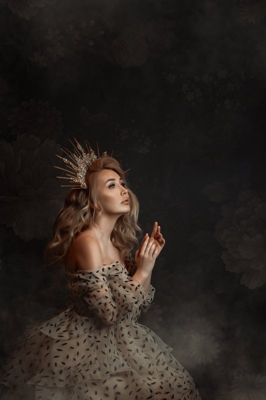 девушка Смирениеphoto preview