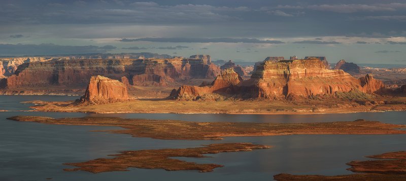Alstrom Point, Lake Powell, Utah.photo preview