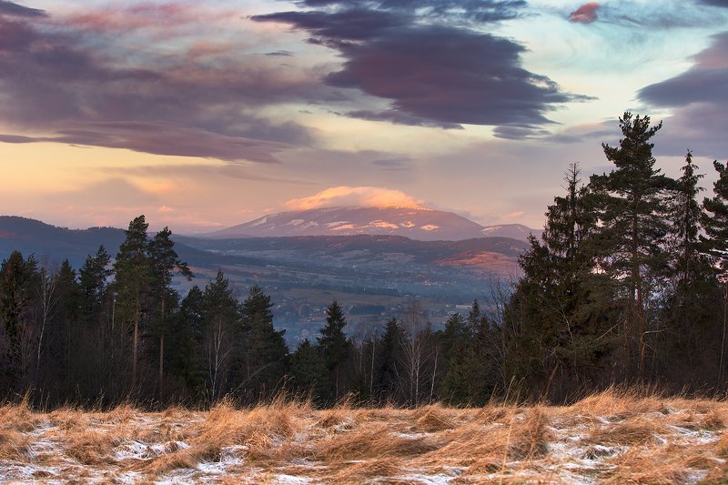 Бабья Гора с косой облаковphoto preview