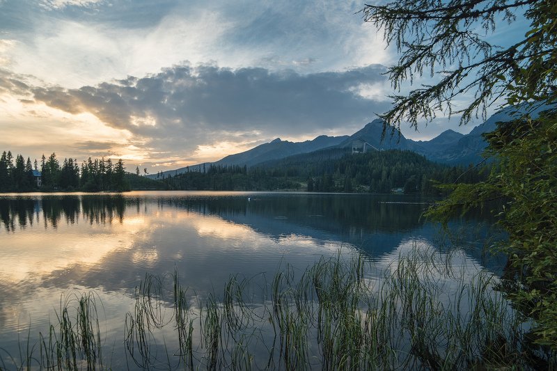 словакия, горы, закат, татры, штребське плесо, озеро, деревья, пейзаж, облака На закатеphoto preview
