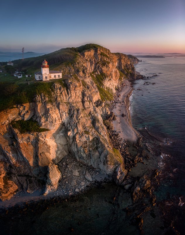 приморский край Маяк на мысе Балюзекphoto preview