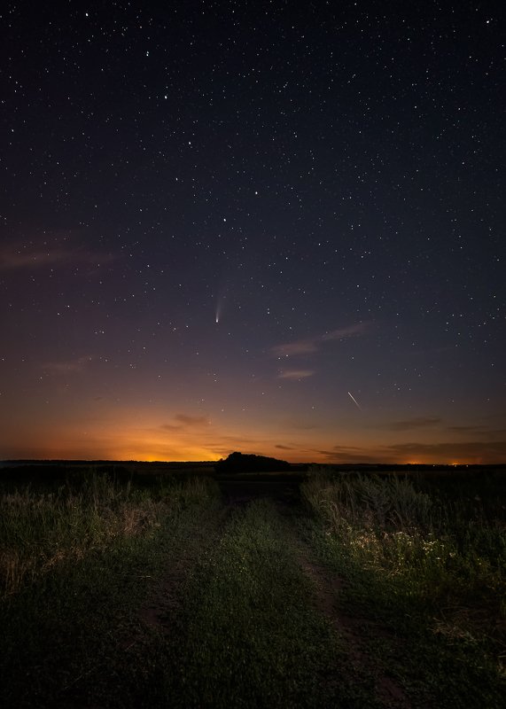 большая медведица, созвездие, комета, c/2020 f3 (neowise), метеор, звёздное небо, небо, пейзаж Большая Медведица, комета C/2020 F3 (NEOWISE) и случайный метеорphoto preview