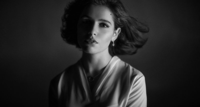 девушка,жанр,портрет,фотография,модель,арт,portrait,photography, middle,nature,soul,свет,girl,canon 35mm, woman,monochome,ню,гламур Monicaphoto preview