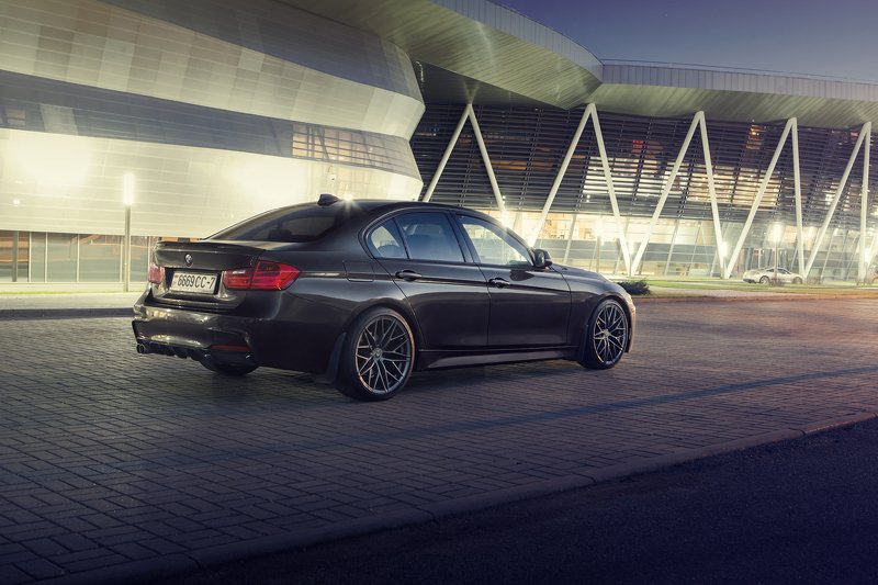 автомобильная фотография BMW 3 seriesphoto preview