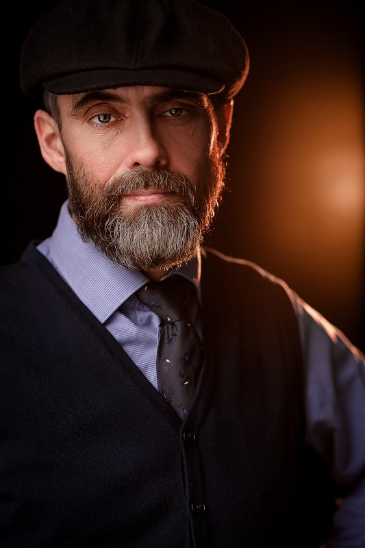 Портрет мужчиныphoto preview