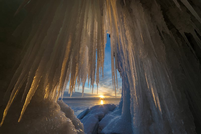 байкал, ольхон, лед, зима, рассвет, закат, пейзаж, лучи, малое море, уюга Ледяное царство Байкалаphoto preview