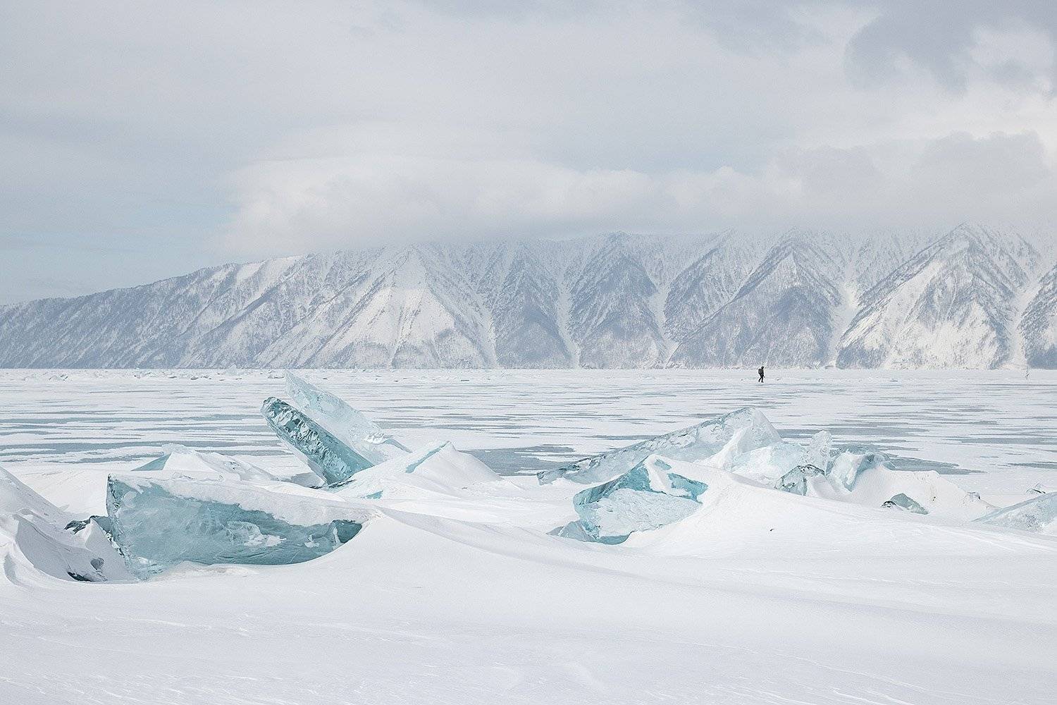 Масштаб. Автор: Алексей Закиров Байкал, горы, зима, лёд, Россия, Алексей Закиров