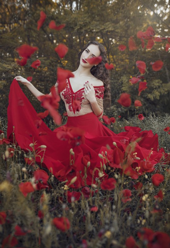 Красноеphoto preview