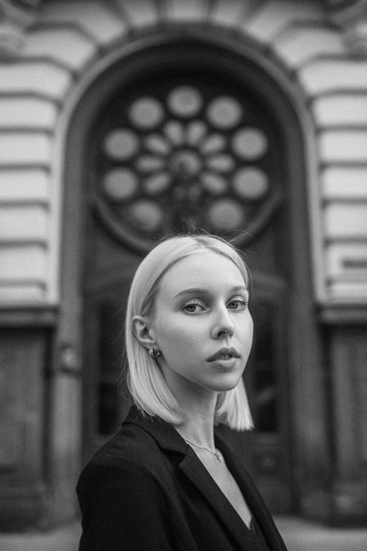 portrait,girl,street,портрет,девушка, bw , russia , moscow kariphoto preview