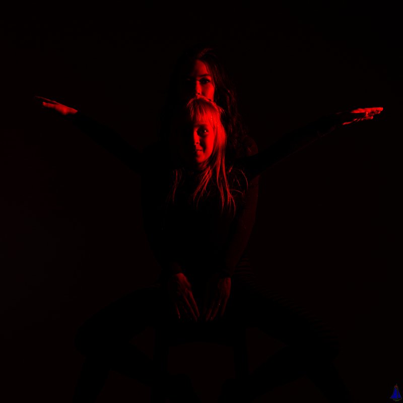 50mm, adorable, art, blue, canon, creatively, eos, family, geometry, girls, gradient, great, ivansamodurov, love, mom and daughter, on the background, photo, red, stars, studio, Иван Самодуров, студия, мама и дочка, красный, синий, девочки Полет фениксаphoto preview