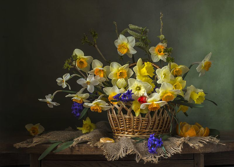 художественное фото,натюрморт,букет с цветами,нарциссы.. photo preview