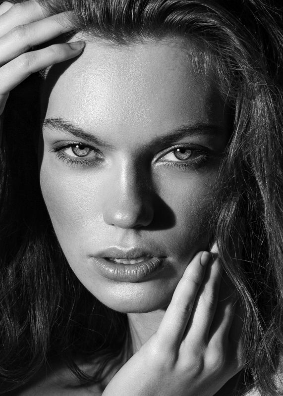 женский портрет, шикарная, красотка. девушка, фэшн, pretty woman, fashion, adult, lips, portrait, girl, attractive, pretty, model, hair, beautiful, natural, female, smile, beauty, studio, lady, elegance, glamour, curly, elegant, photo preview