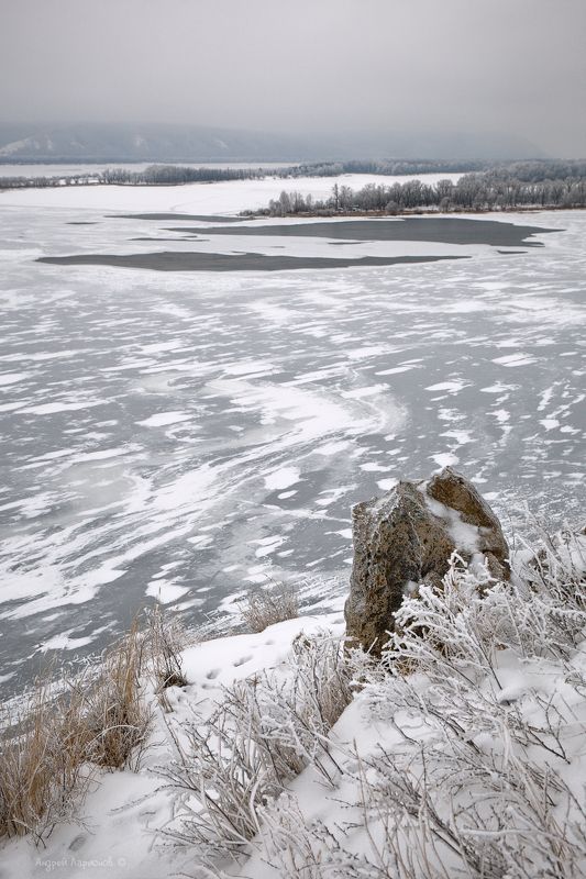 зима, пейзаж, лед, река, гора, полынья Вид на Волгу с горы Барсукphoto preview
