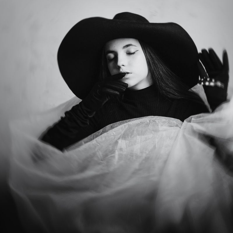 чб, портрет жанровый портрет Перышкоphoto preview