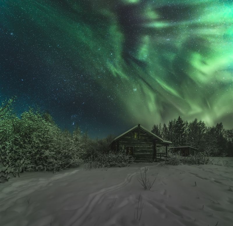 архангельская обасть, ночное фото, лес, русский север, северное сияние Домикphoto preview