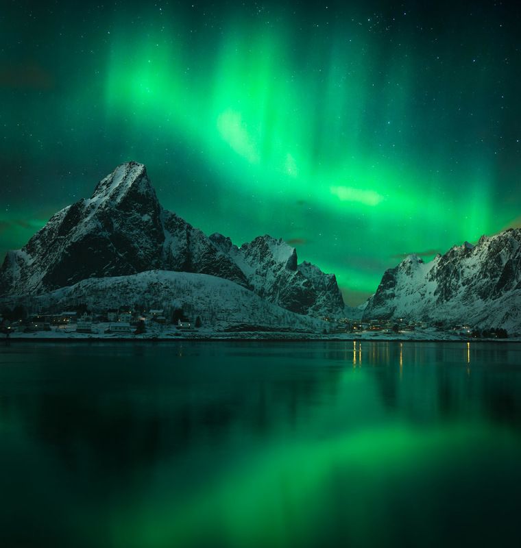 reine,lofoten,norway,aurora,northern lights,aurora borealis,night,night sky, Green night over Reinephoto preview