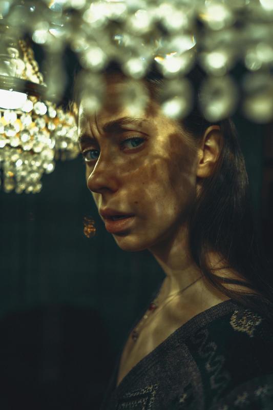 GLARES OF VINTAGE CHANDELIERphoto preview