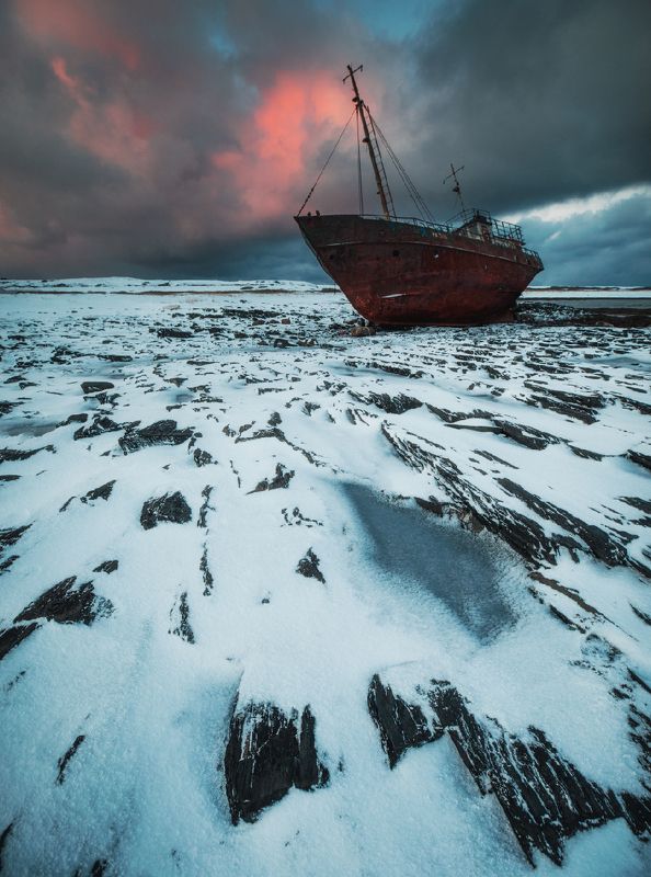 кольский, закат, зима, рыбачий Корабль-призракphoto preview