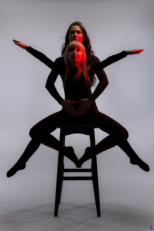 50mm, adorable, art, blue, canon, creatively, eos, family, geometry, girls, gradient, great, ivansamodurov, love, mom and daughter, on the background, photo, red, stars, studio, Иван Самодуров, студия, мама и дочка, красный, синий, девочки Паутина жизниphoto preview