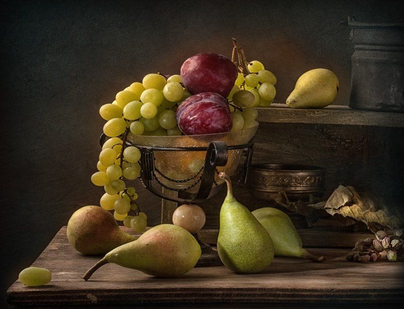 Груши  и виноградphoto preview