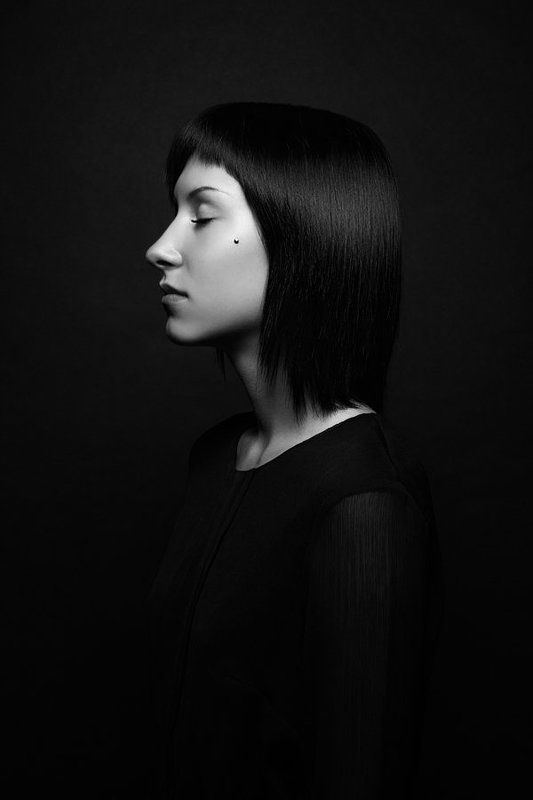 девушка, портрет, студия, ч/б Introversionphoto preview