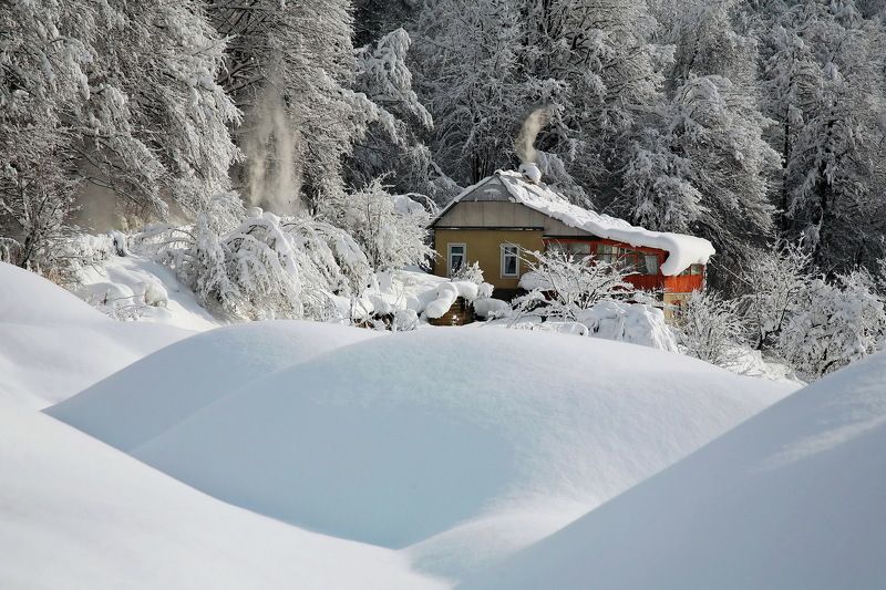 Зима горы дом Замелоphoto preview