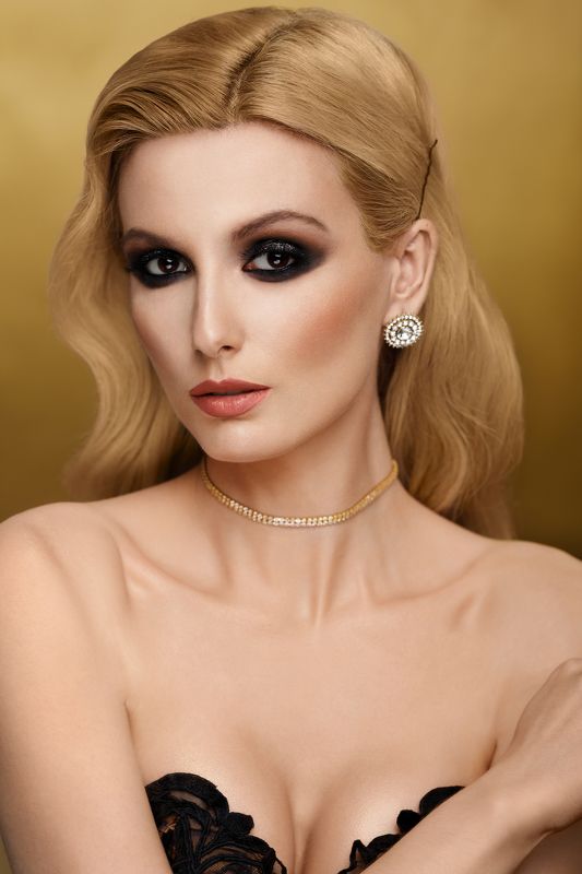 girl, woman, beauty, fashion, gold, makeup Gatsby\'s girlphoto preview