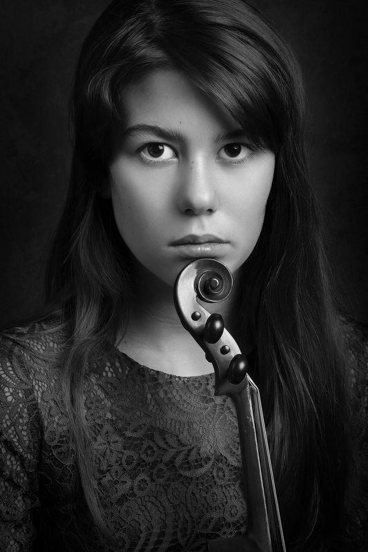 Скрипачкаphoto preview