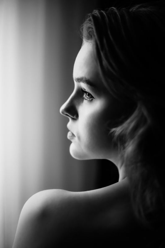 девушка, взгляд, черно-белое, волосы Молчание глубоко...photo preview