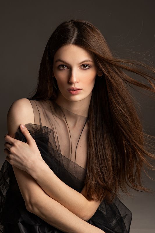 женский портрет, шикарная, красотка. девушка, фэшн, pretty woman, fashion, adult, lips, portrait, girl, attractive, pretty, model, hair, beautiful, natural, female, smile, beauty, studio, lady, elegance, glamour, curly, elegant, Alinaphoto preview